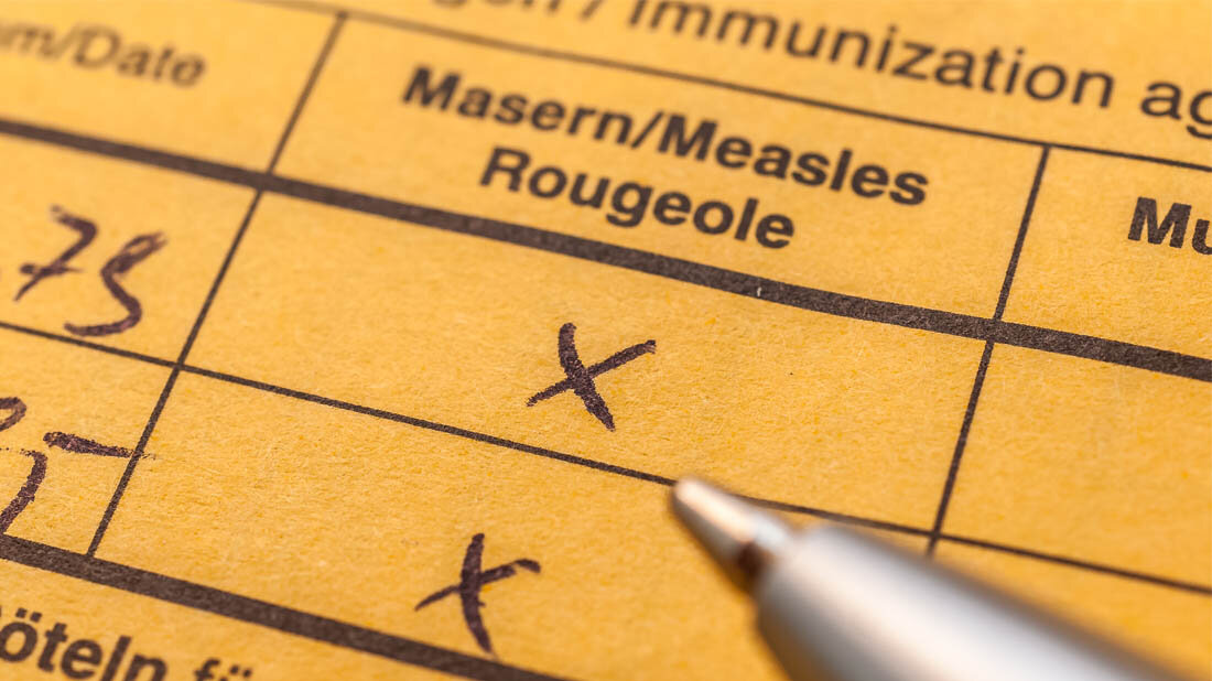 Masernimpfung_01.jpg Impfbuch mit Masernimpfungseintrag