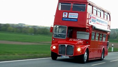Infobus_zur_Kampagne__Herzenssache_Lebenszeit__auf_Tour.jpg Infobus „Herzenssache Lebenszeit“