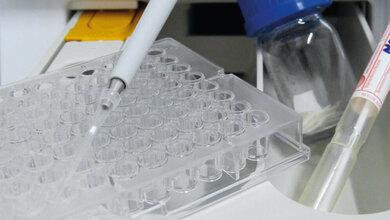 Untersuchung_auf_Keime_in_Waschmaschinen_Dirk_Bockmuehl.jpg Untersuchung auf Keime in Waschmaschinen