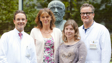 Professoren_Bauersachs_Hilfiker_Kleiner_Patientin_Bianca_W_und_Professor_von_Kaisenberg_MHH_Kaiser.jpg Professoren Bauersachs, Hilfiker-Kleiner, Patientin Bianca W. und Prof von Kaisenberg