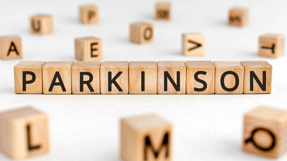 Parkinson_02.jpg Holzwürfel formen das Wort Parkinson