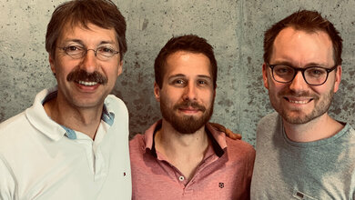 Das_Team_der_Studie_vom_Institut_für_Medizinische_Mikrobiologie_Immunologie_und_Hygiene_K_Schober_TUM.jpg Prof. Dirk Busch, Thomas Müller und Kilian Schober
