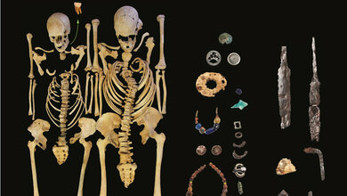 Junge_Frau_junger_Mann_rechts_Pestopfer_Staatssammlung_fuer_Anthropologie_und_Palaeoanatomie_Muenchen_30082016.jpg Pestopfer