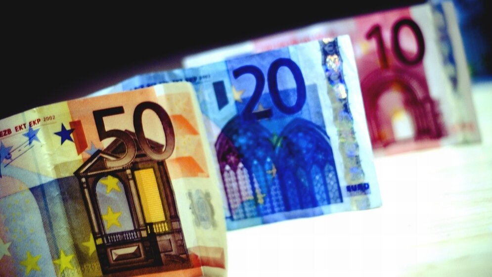 Geld_Mathias_Pastwa_CC_BY_ND_2_11032016.jpg Gender Pay Gap