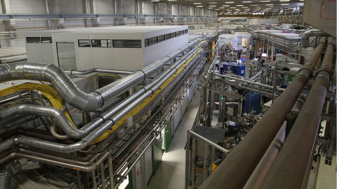 Petra_III.jpg Experimentierhalle PETRA III