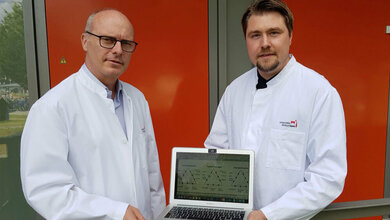Prof_Dr_Markus_M_Noethen_links_und_Dr_Andreas_Forstner.jpg Prof. Dr. Markus M. Nöthen (links) und Dr. Andreas Forstner