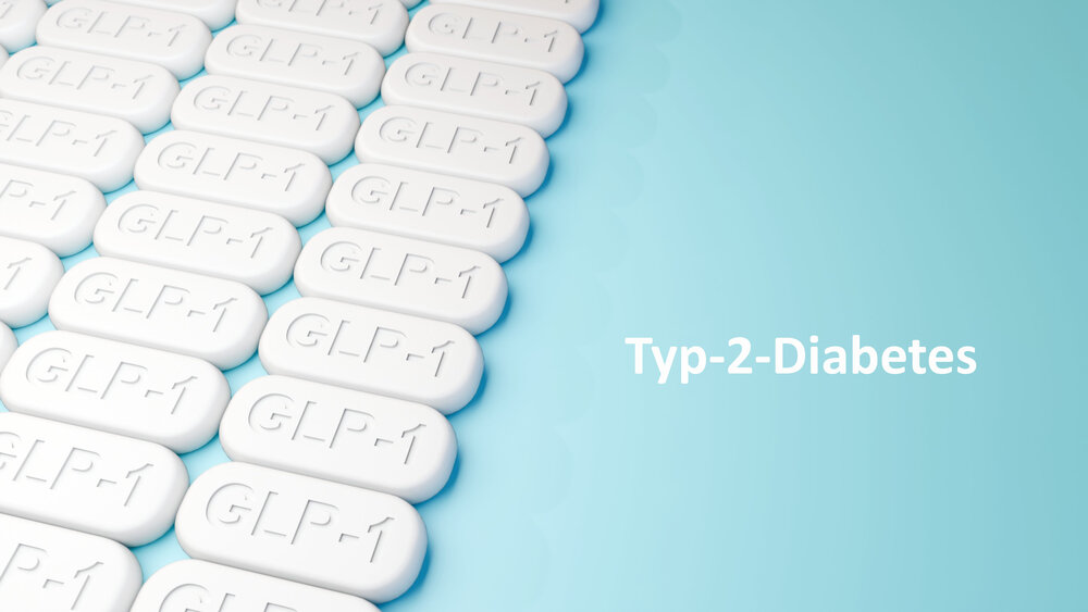 Typ-2-Diabetes_GLP.jpg weiße Plättchen, auf denen GLP-1 steht auf blauem Hintergrund mit der Schrift "Typ-2-Diabetes"