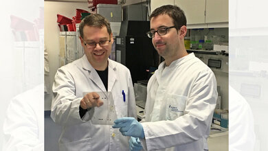 Prof_Ingo_Schmitz_und_Dr_Carlos_Plaza_Sirvent_privat.jpg Prof. Ingo Schmitz und Dr. Carlos Plaza-Sirvent