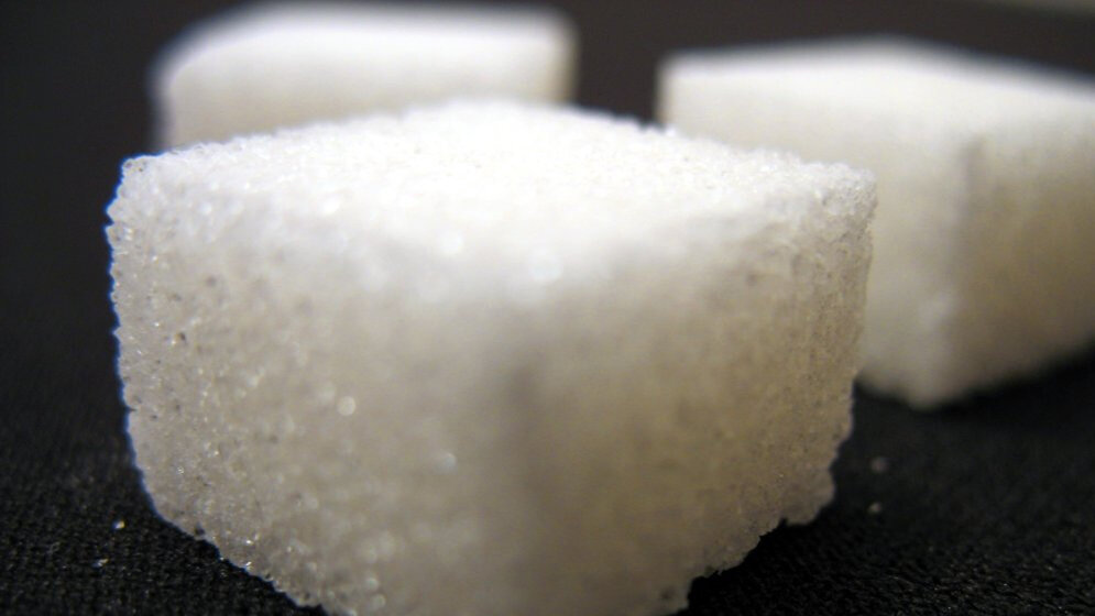 Zucker_Uwe_Hermann_CC_BY_SA_2_0_15082016.jpg Ungesunde Ernährung