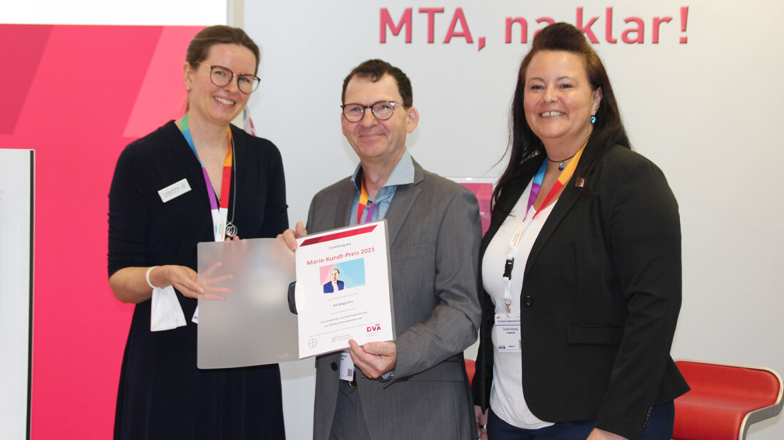 Bild_5.jpg Frauke Althaus (Bayer, li) und DVTA-Präsidentin Claudia Rössing, Pál Nagyiván