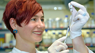 Die_Pharmakologin_Dr_Andrea_Kliewer_Michael_Szabo_UKJ.jpg Die Pharmakologin Dr. Andrea Kliewer