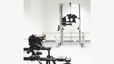 An_der_Bauhaus_Uni_Weimar_wird_ein_Schlierenspiegel_genutzt_Foto_Amayu_Wakoya_Gena.jpg Schlierenspiegel zur Visualisierung und Messung von Raumluftströmungen