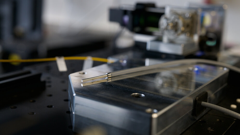 Flexible_Fasersonde_für_minimalinvasive_Untersuchungen_Leibniz_IPHT_Sven_Doering.jpg Flexible Fasersonde für minimalinvasive Untersuchungen