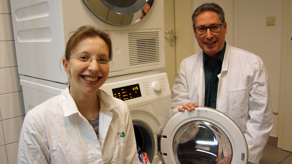 Susanne_Jacksch_und_Prof_Dr_Markus_Egert.jpg Susanne Jacksch und Prof. Dr. Markus Egert