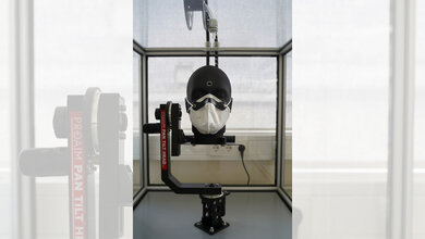 Test_von_FFP2_Masken.jpg Der automatisierte Prüfstand, der am Fraunhofer IMWS im Projekt „BestComfort“ entwickelt wurde.