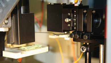 Speziell_angefertigte_Laser_Quelle_fuer_bildgebende_Massenspektrometrie_Benjamin_Bartels_MPInstitut_fuer_chemische_Oekologie.jpg Speziell angefertigte Laser-Quelle für bildgebende Massenspektrometrie