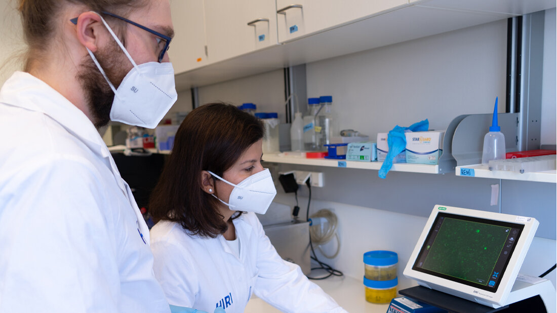 Jun_Prof_Neva_Caliskan_und_Matthias_Zimmer_1100.jpg Jun.-Prof. Neva Caliskan und Matthias Zimmer