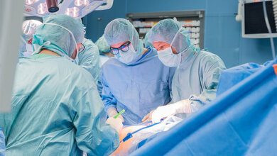 Einmaliges_Operationsverfahren_im_Mutterleib_Spina_bifida_aperta_operiert_Uniklinikum_Heidelberg_12082016.jpg OP im Mutterleib