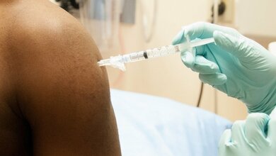 impfung_NIAID_CC_BY_SA_2_22032016.jpg Impfung