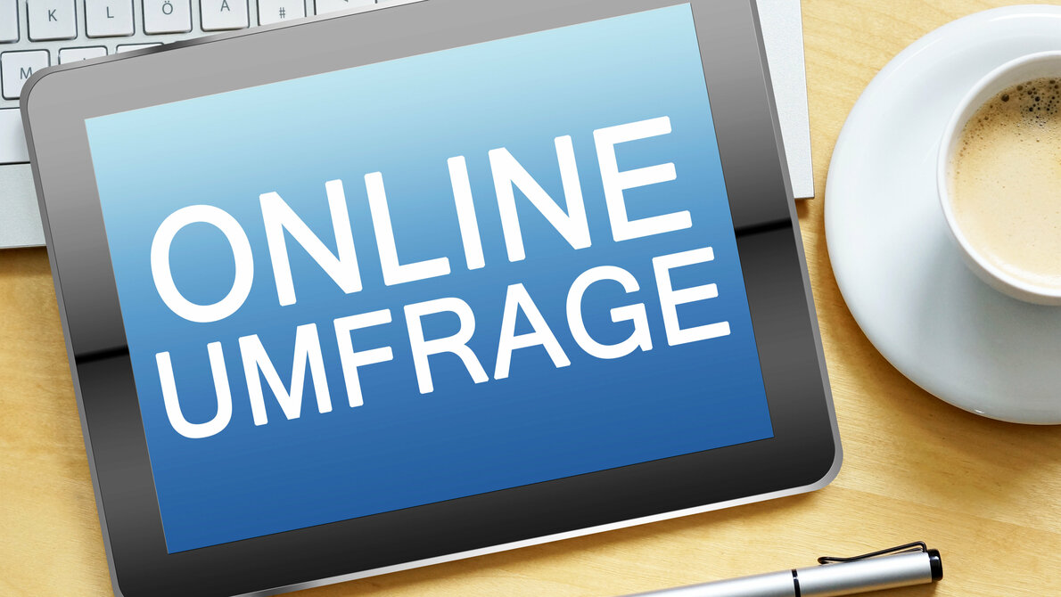 AdobeStock_76651526.jpeg Umfrage zu KI