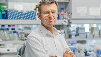 csm_220113_20200727_SFB-TTR_267_AH_603308_5a32db0dbc.jpg Prof. Stefan Engelhardt im Labor