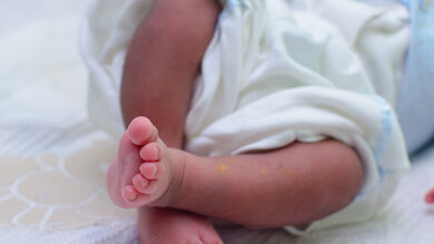 AdobeStock_491137567.jpeg Neugeborenes in Afrika