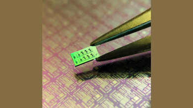 Siliziumchip_mit_mehreren_Detektoren_HZM.jpg Siliziumchip mit mehreren Detektoren.