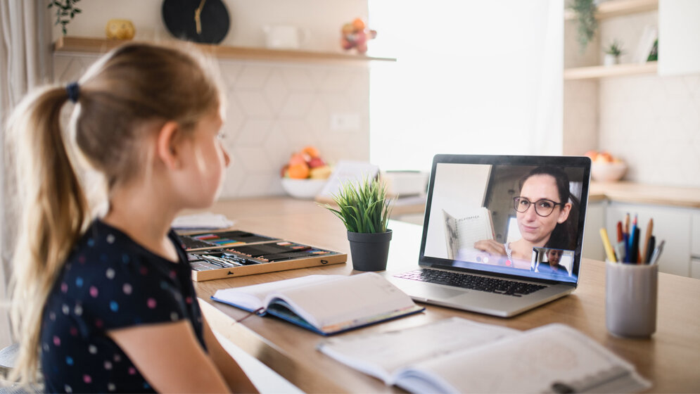 Social_Distance_Halfpoint_stock_adobe_com.jpg Social-Distancing-Maßnahmen im Frühjahr 2020