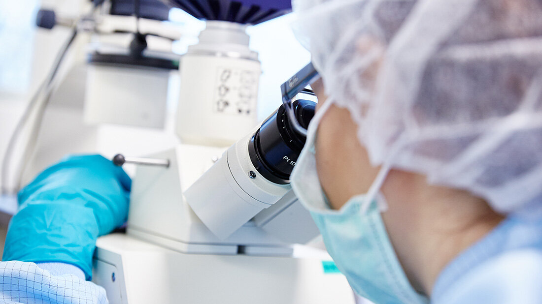 Labortest.jpg Labor Mikroskop